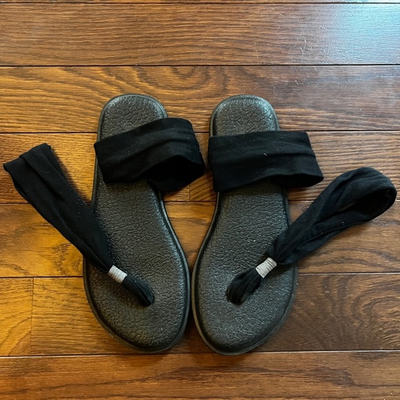 SANUK Black Flip Flop Sandals Women’s Size 8 - Picture 1 of 7